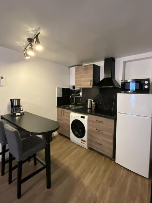 Ks Paris Studio Appart Near Station Gare Du Nord And Gare De L Est Εξωτερικό φωτογραφία