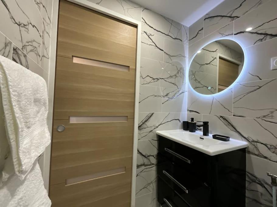 Ks Paris Studio Appart Near Station Gare Du Nord And Gare De L Est Εξωτερικό φωτογραφία